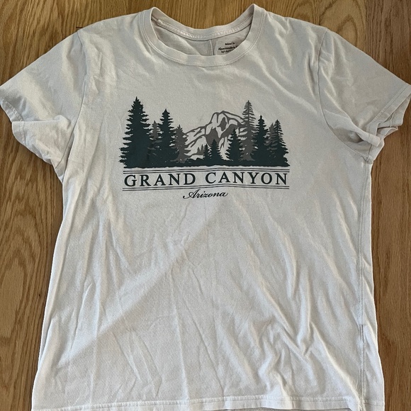 Abercrombie & Fitch White Graphic Tee - Picture 1 of 2